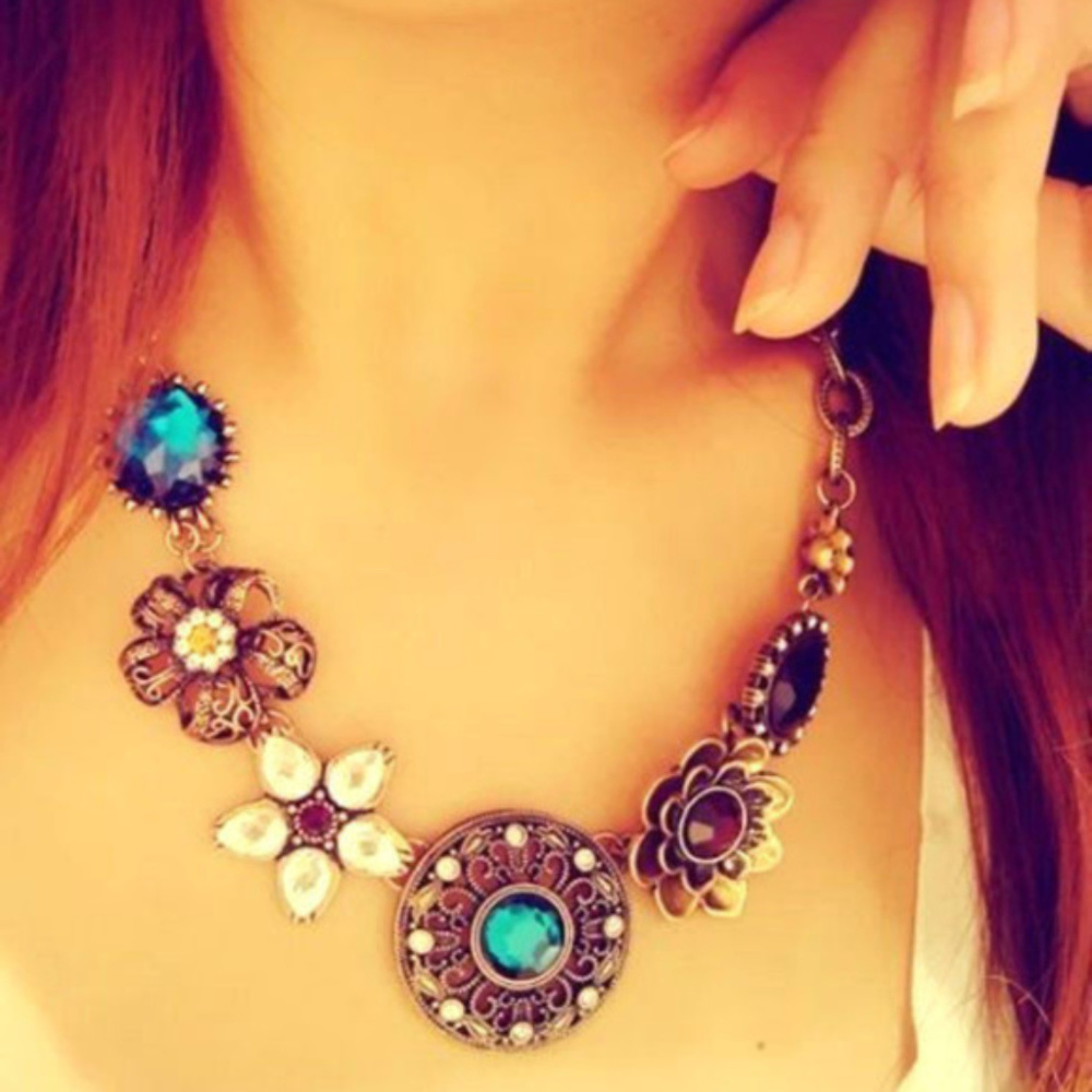 Antique Statement Necklace Crystal Flowers Bronze - Picture 3 of 3